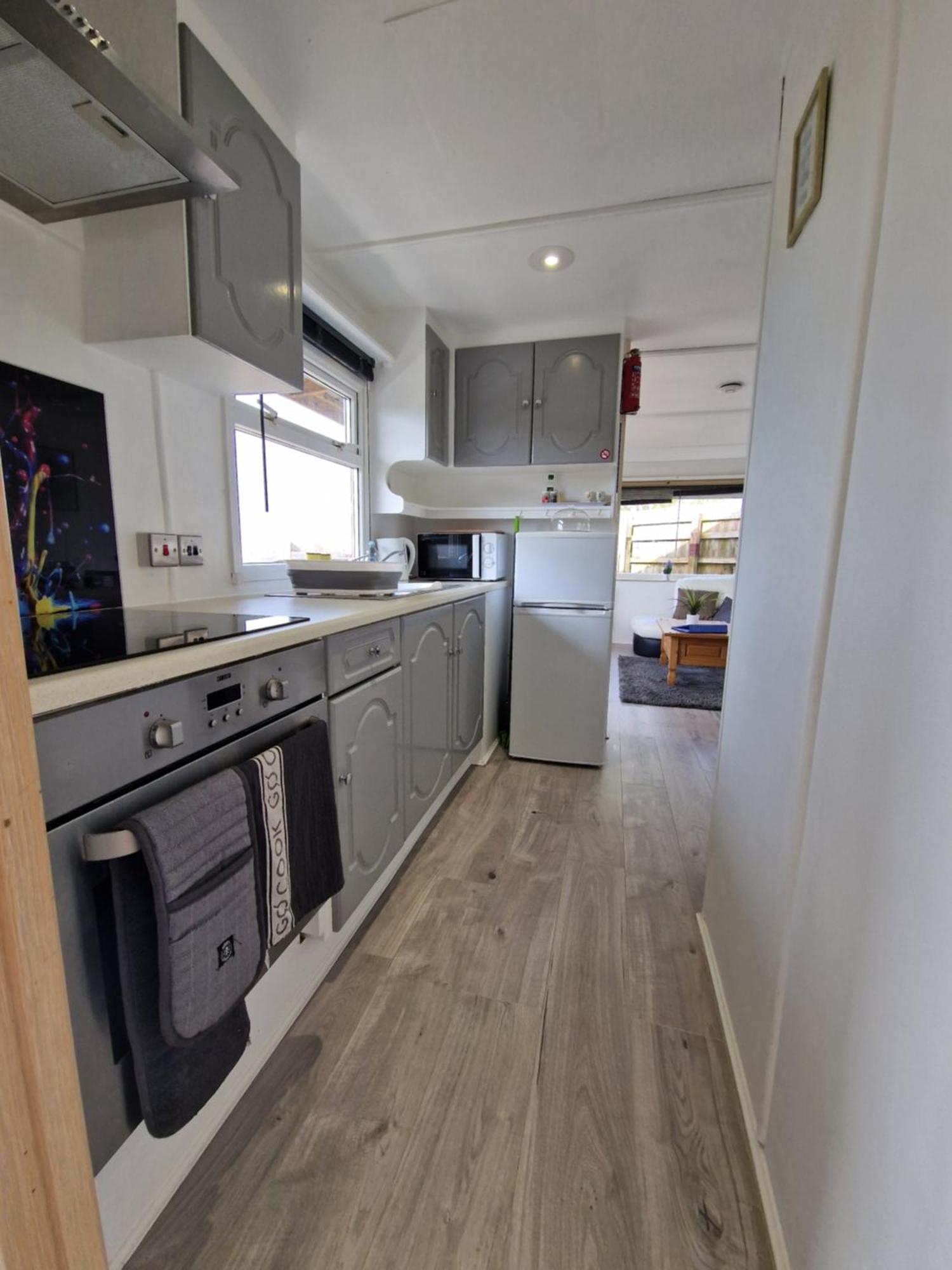 Featheredge Corner Lodge Вэллс Экстерьер фото
